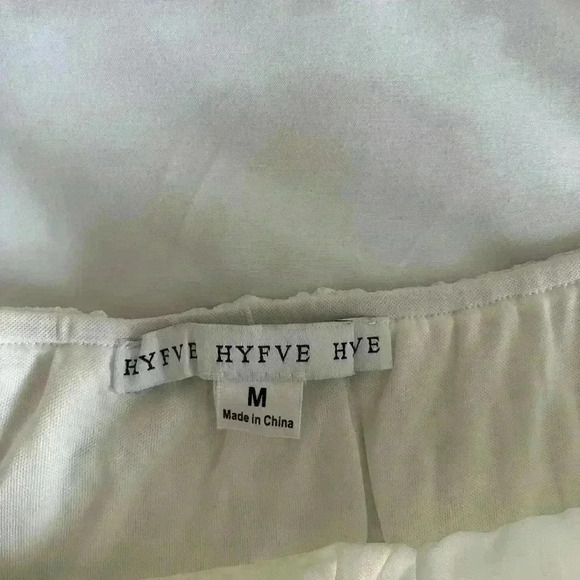 White puffy sleeve short sleeve top with white lace. - Picture 5 of 5